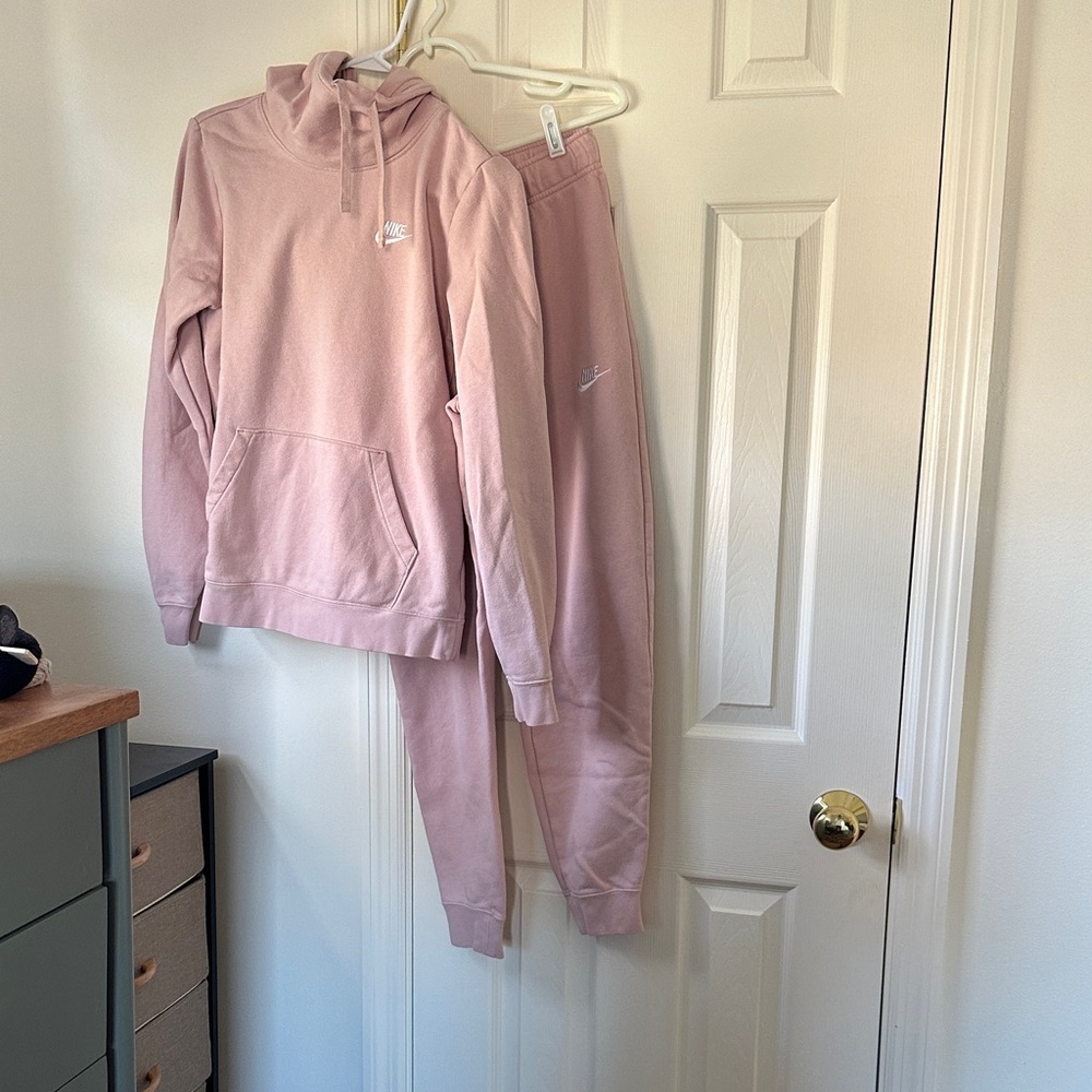 Nike women’s sweatsuit pants and hoodie; light pink; size small